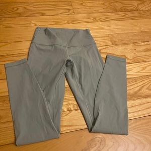 NWOT Lululemon Wunder Under 25”